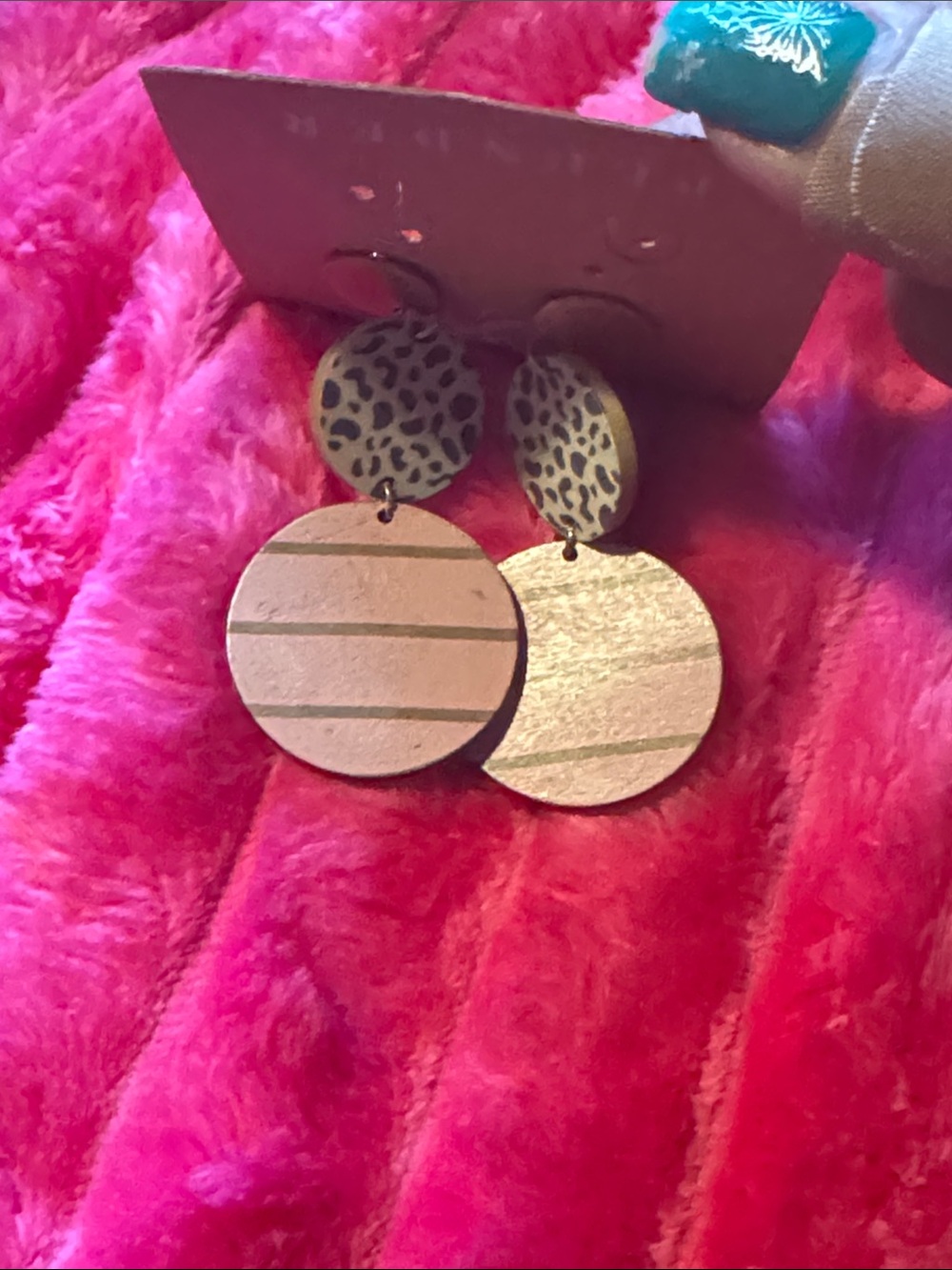 Plunder Pink and Gold Leopard-Accent Dangle Earrings - Picture 4 of 6